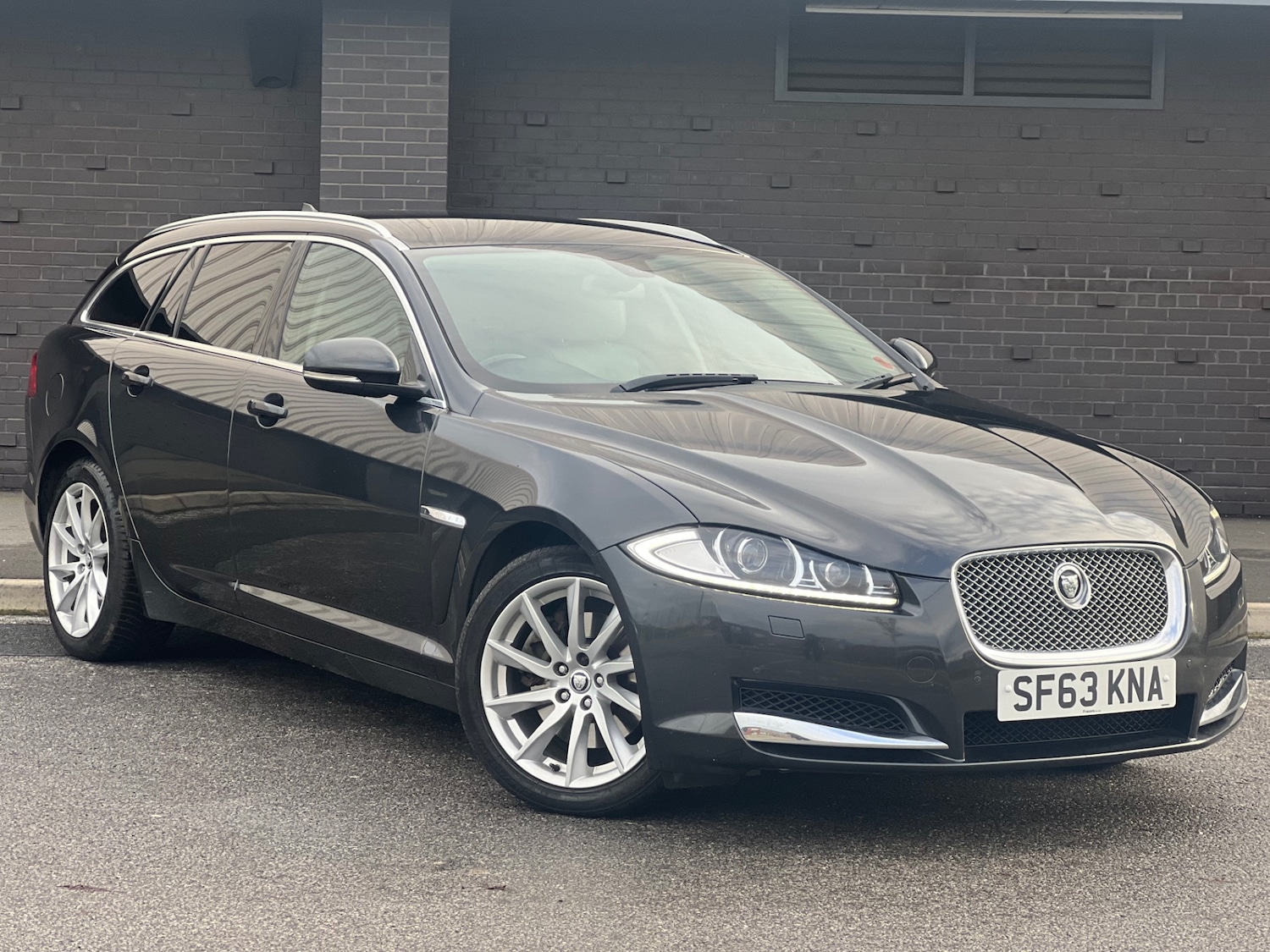 Used Jaguar XF 2014 for sale - 77106754: Photo 3