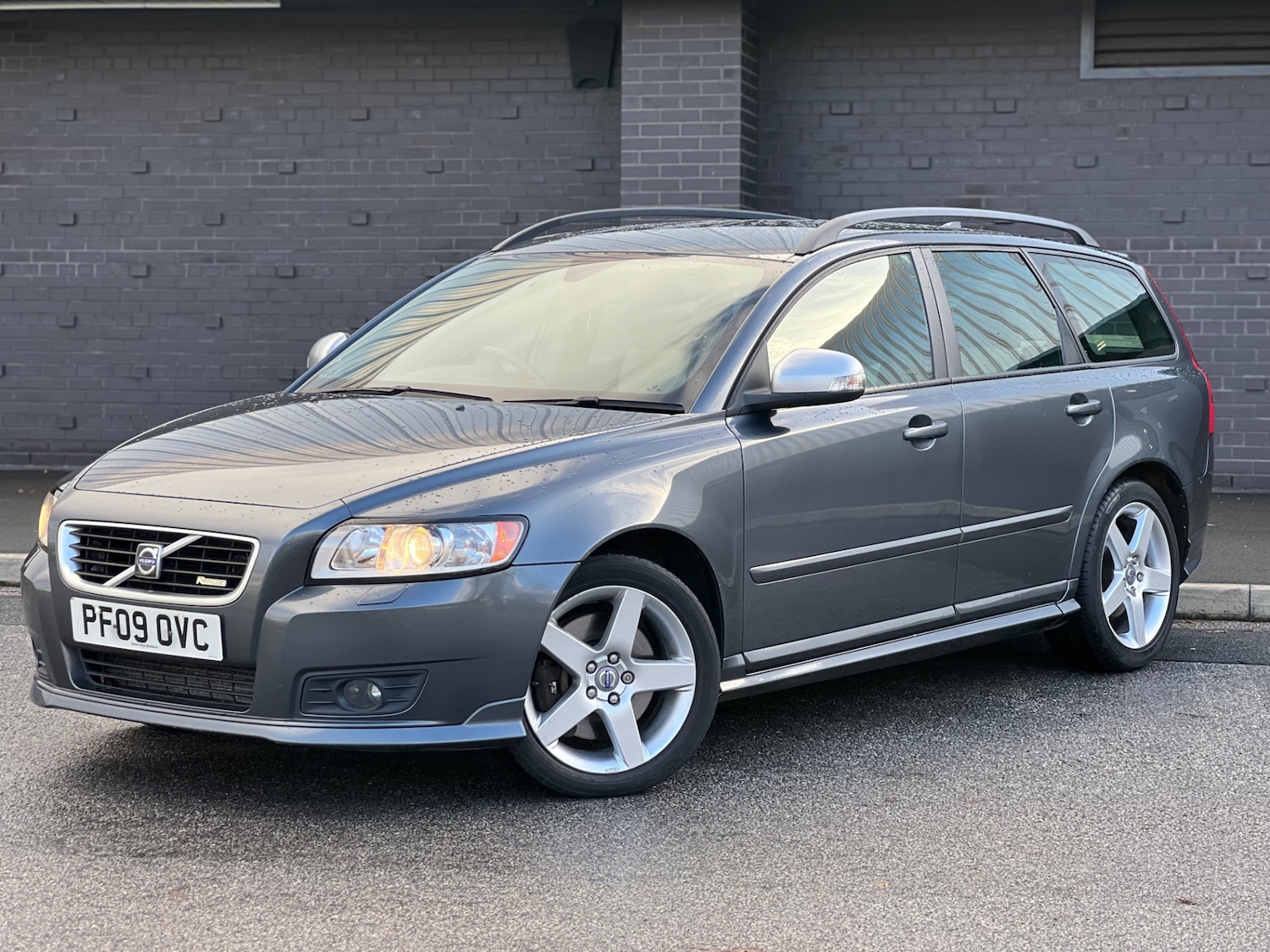Used Volvo V50 2009 for sale - 77106448: Photo 3