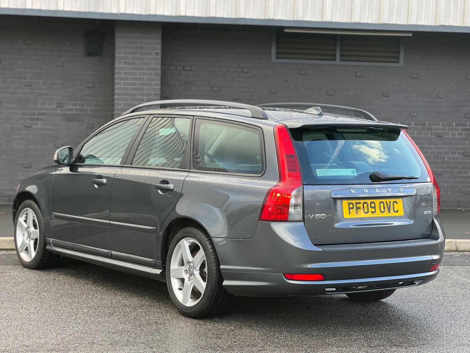 Used Volvo V50 2009 for sale - 77106448: Photo 6