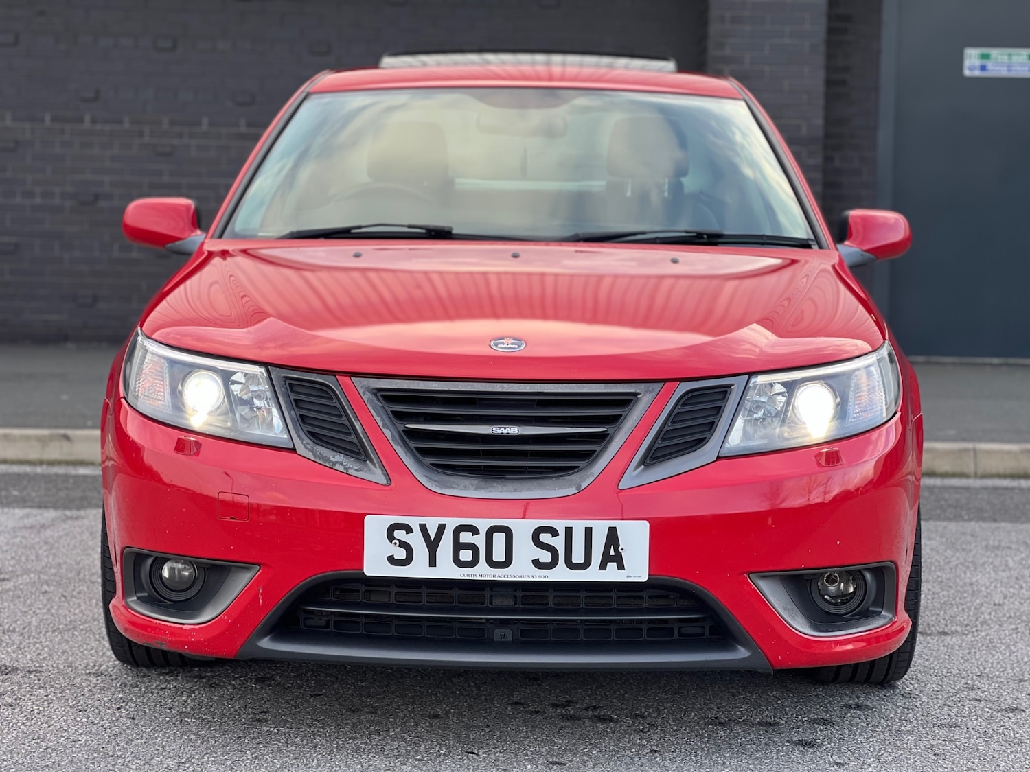 Used Saab 9-3 2010 for sale - 77106647: Photo 2