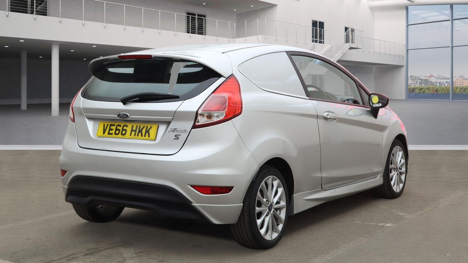 Used Ford Fiesta 2016 for sale - 78033835: Photo 2
