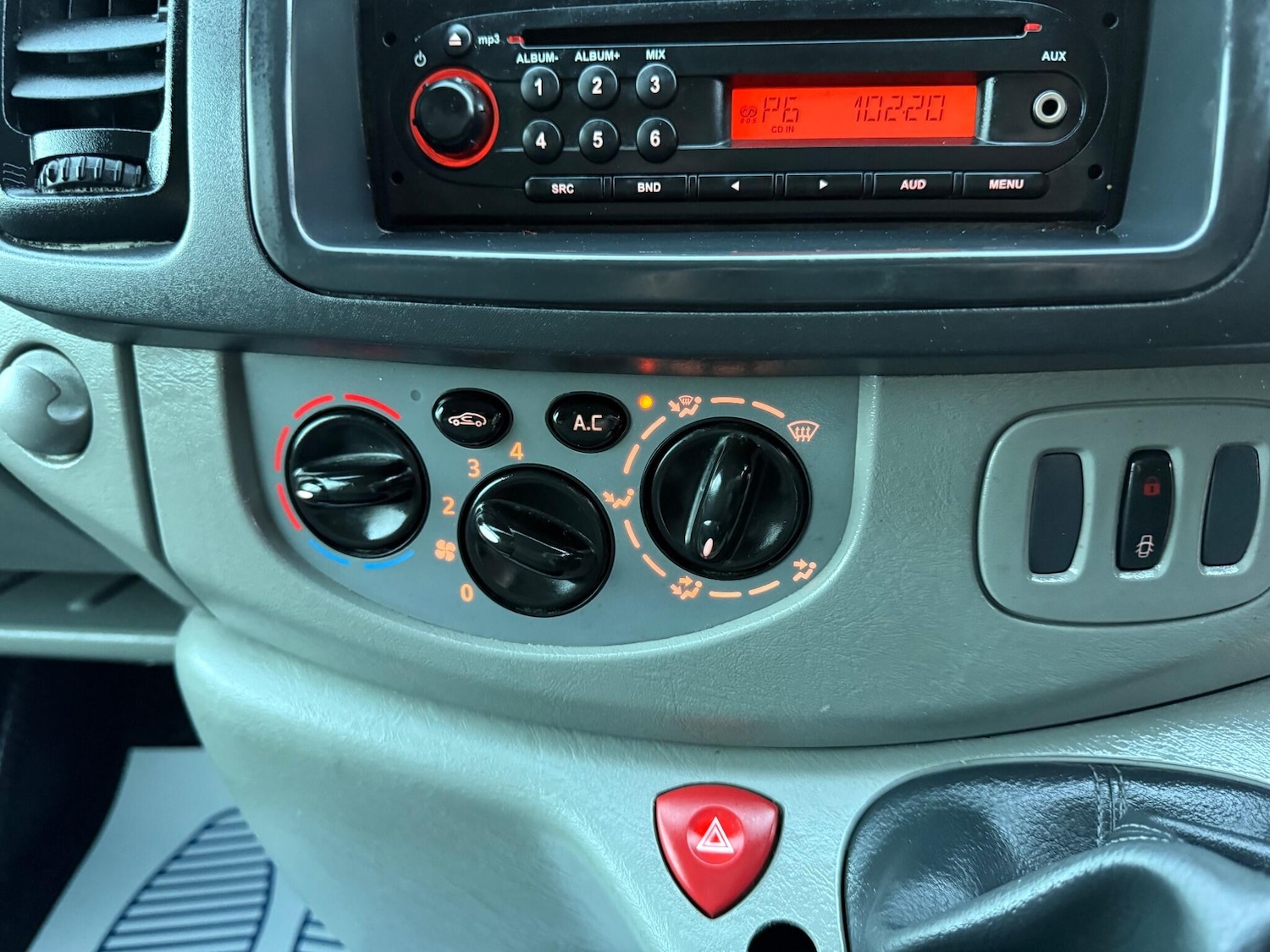 Used Vauxhall Vivaro 2011 for sale - 76839386: Photo 12