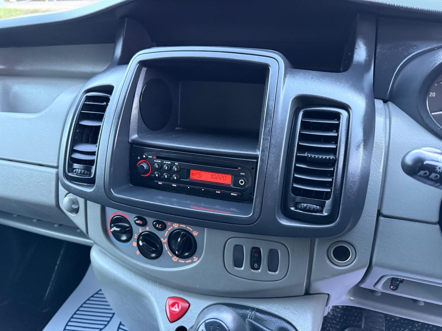 Used Vauxhall Vivaro 2011 for sale - 76839386: Photo 9