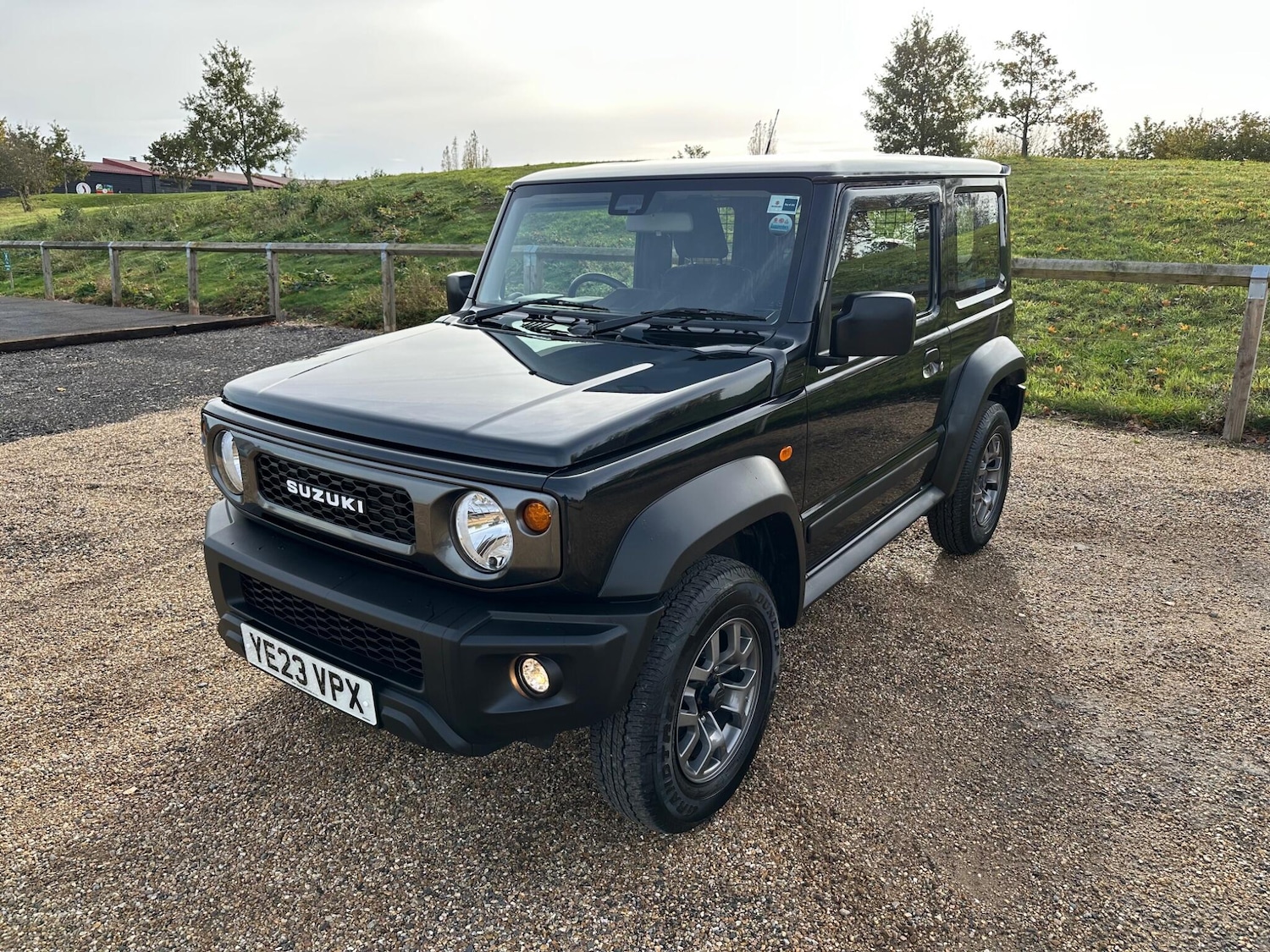 Used Suzuki Jimny 2023 for sale - 76995309: Photo 3