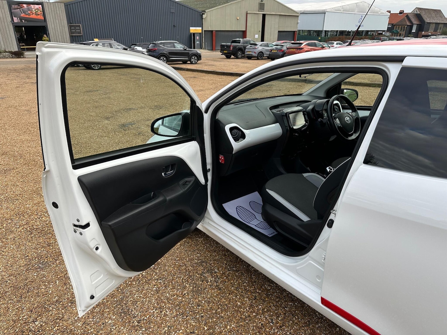 Used Toyota AYGO 2018 for sale - 76528031: Photo 15