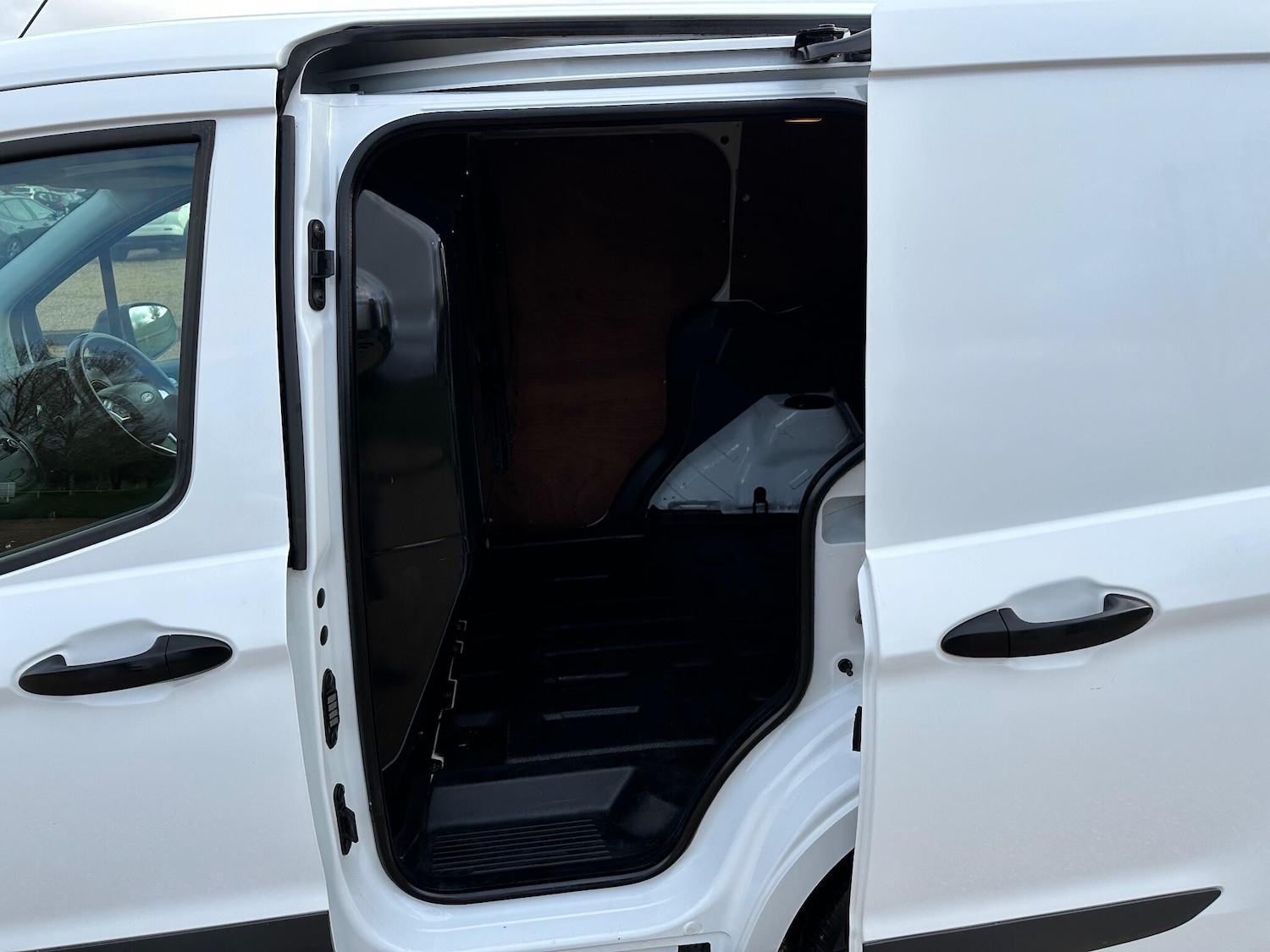 Used Ford Transit Courier 2018 for sale - 76633896: Photo 14