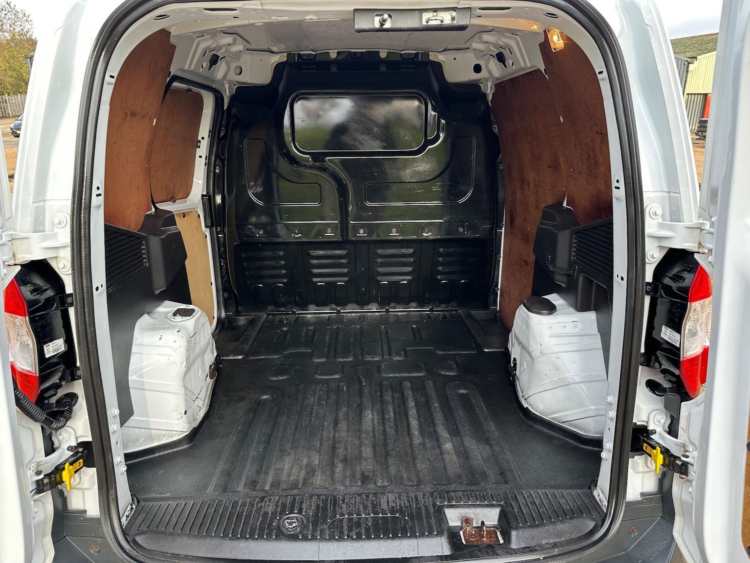 Used Ford Transit Courier 2018 for sale - 76633896: Photo 15