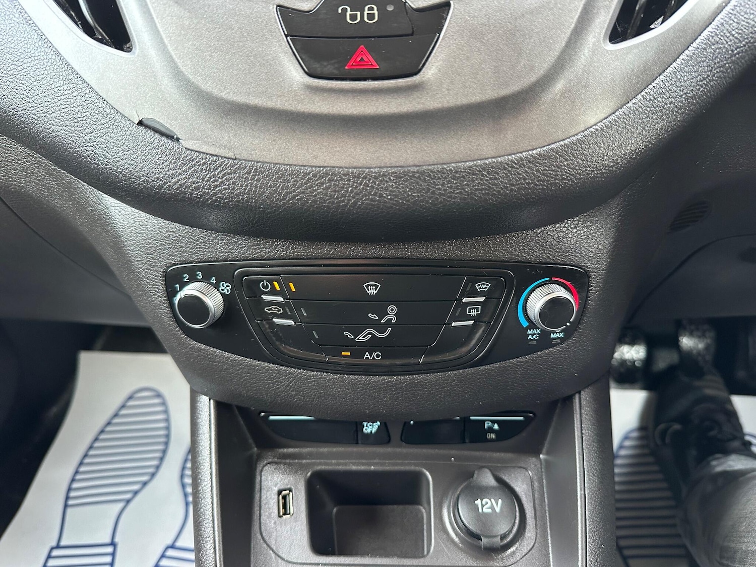 Used Ford Transit Courier 2018 for sale - 76633896: Photo 4