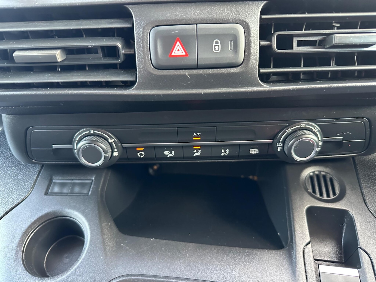 Used Peugeot Partner 2021 for sale - 76997509: Photo 14