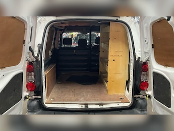 Used Ford Transit Courier 2017 for sale - 78388073: Photo