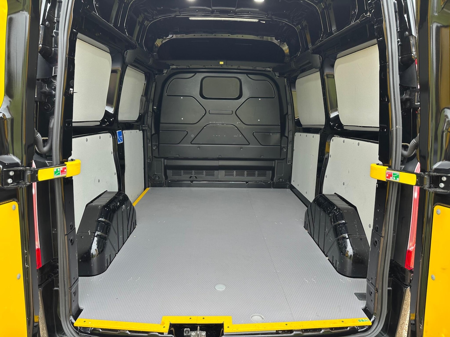 Used Ford Transit Custom 2021 for sale - 76989821: Photo 17