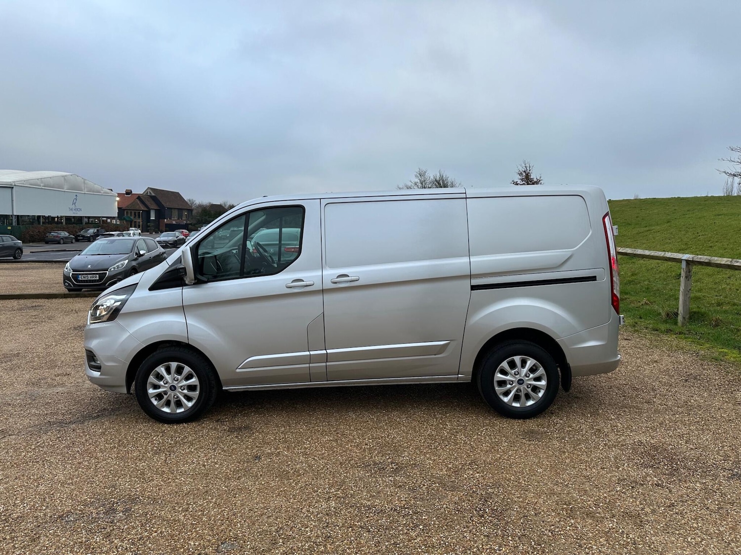 Used Ford Transit Custom 2020 for sale - 77510131: Photo 4