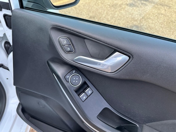 Used Ford Fiesta Van 2019 for sale - 74442216: Photo 17