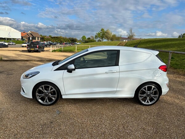 Used Ford Fiesta Van 2019 for sale - 74442216: Photo 4