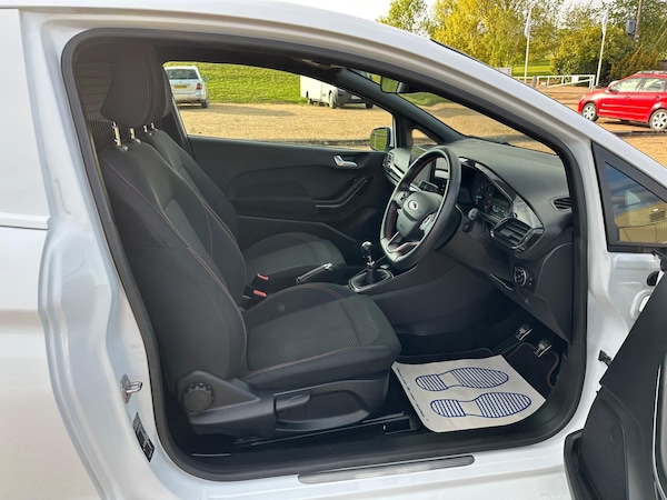 Used Ford Fiesta Van 2019 for sale - 74442216: Photo 9