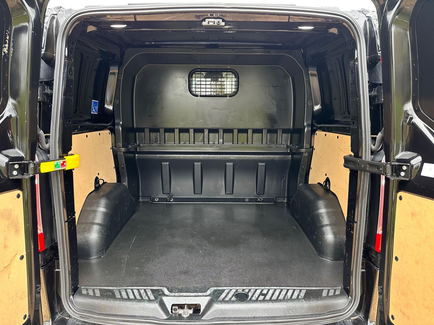Used Ford Transit Custom 2023 for sale - 76326936: Photo 16