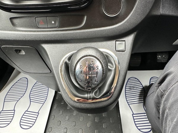 Used Vauxhall Vivaro 2018 for sale - 75415613: Photo 11