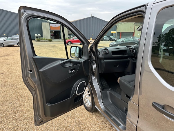 Used Vauxhall Vivaro 2018 for sale - 75415613: Photo 20