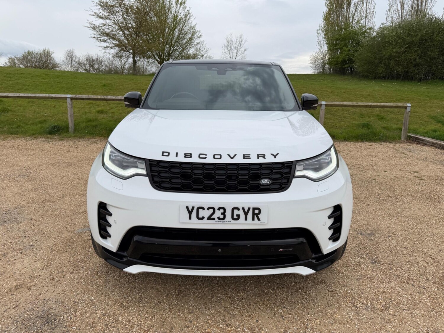 Used Land Rover Discovery 2023 for sale - 78185222: Photo 2