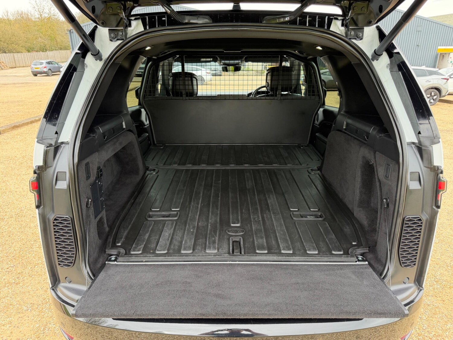 Used Land Rover Discovery 2023 for sale - 78185222: Photo 27