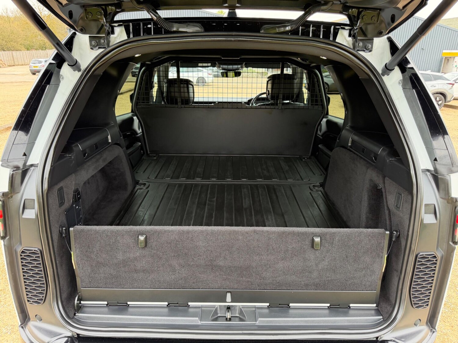 Used Land Rover Discovery 2023 for sale - 78185222: Photo 28