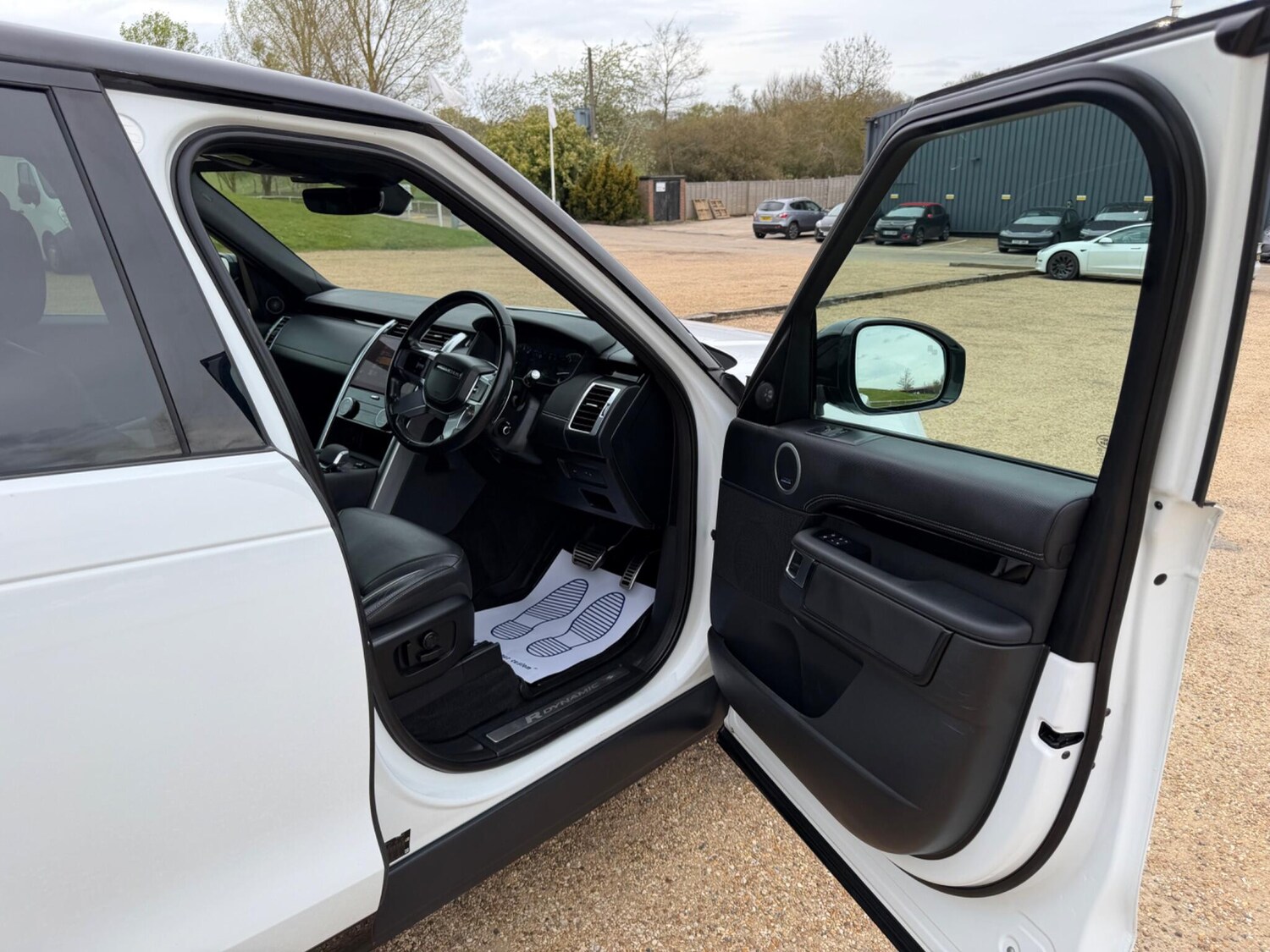 Used Land Rover Discovery 2023 for sale - 78185222: Photo 29