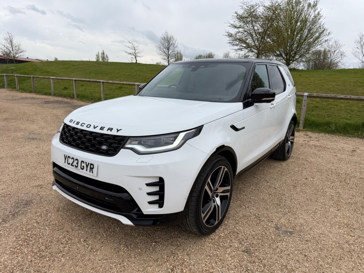 Used Land Rover Discovery 2023 for sale - 78185222: Photo 3