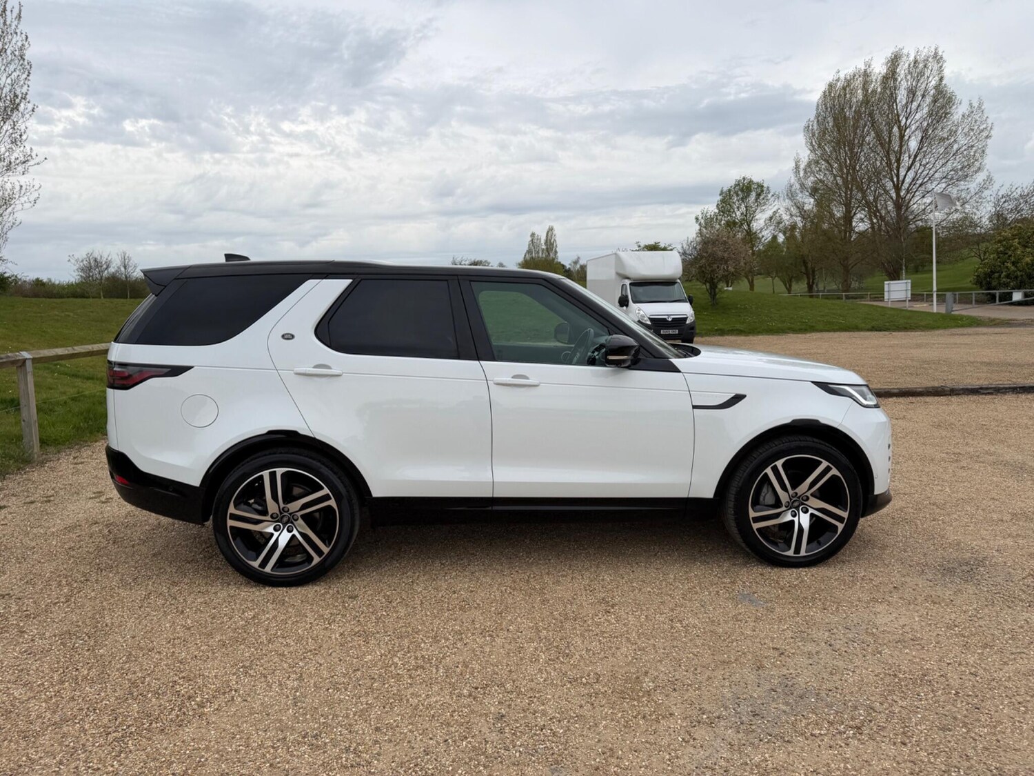 Used Land Rover Discovery 2023 for sale - 78185222: Photo 7