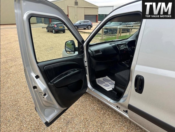 Used Vauxhall Combo 2018 for sale - 75071305: Photo 17
