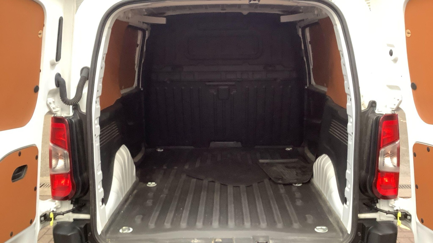 Used Toyota ProAce 2022 for sale - 77468933: Photo 3