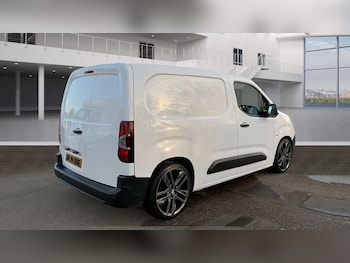 Used Peugeot Partner 2020 for sale - 77709969: Photo