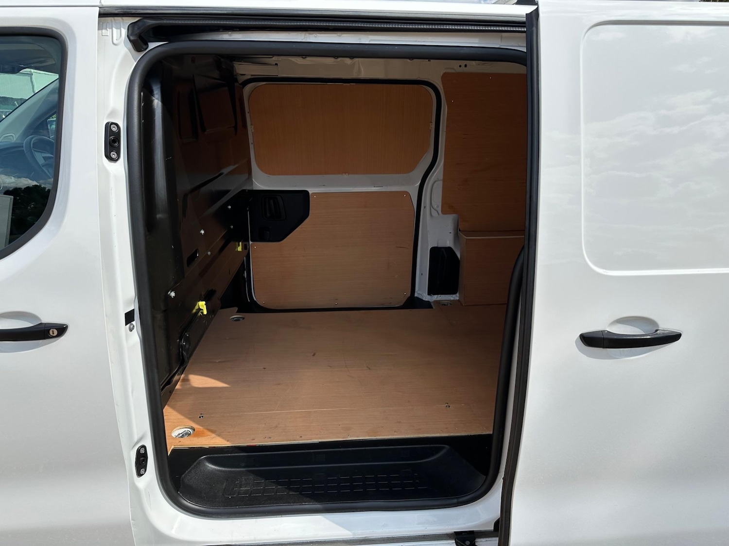 Used Peugeot Expert 2022 for sale - 76993719: Photo 17