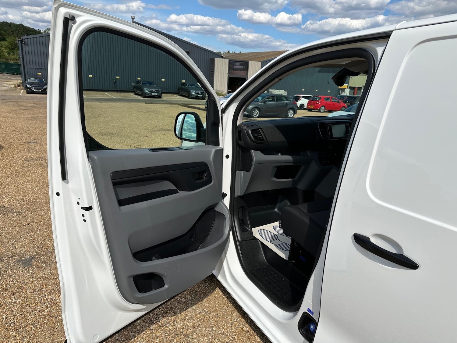 Used Peugeot Expert 2022 for sale - 76993719: Photo 19