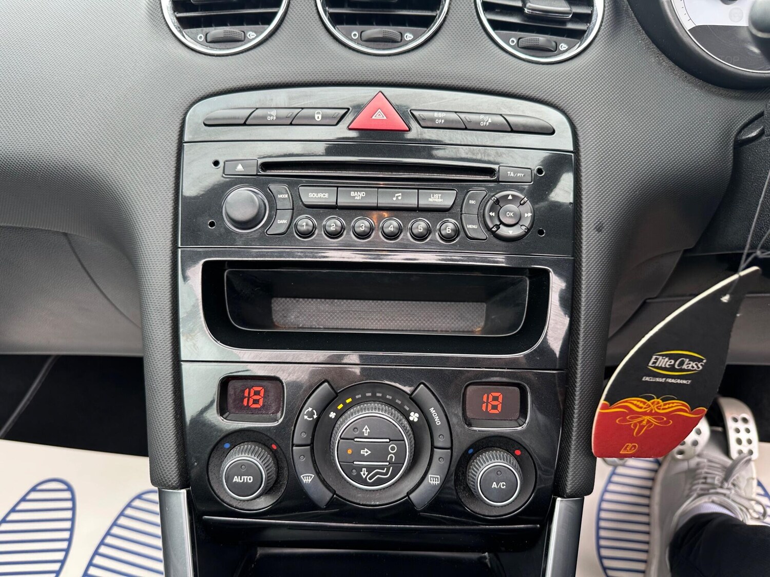 Used Peugeot 308 CC 2012 for sale - 75989827: Photo 27