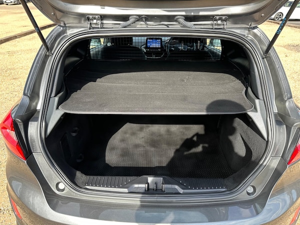 Used Ford Fiesta Van 2019 for sale - 75614090: Photo 17