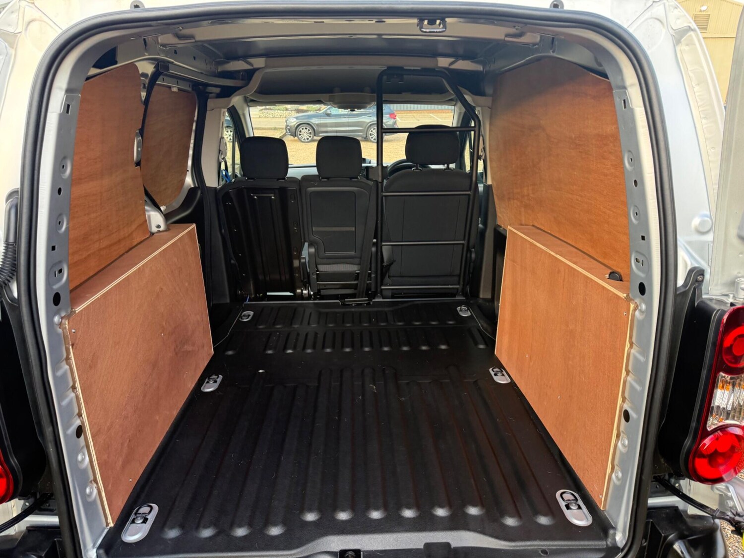 Used Peugeot e-Partner 2020 for sale - 77645988: Photo 17