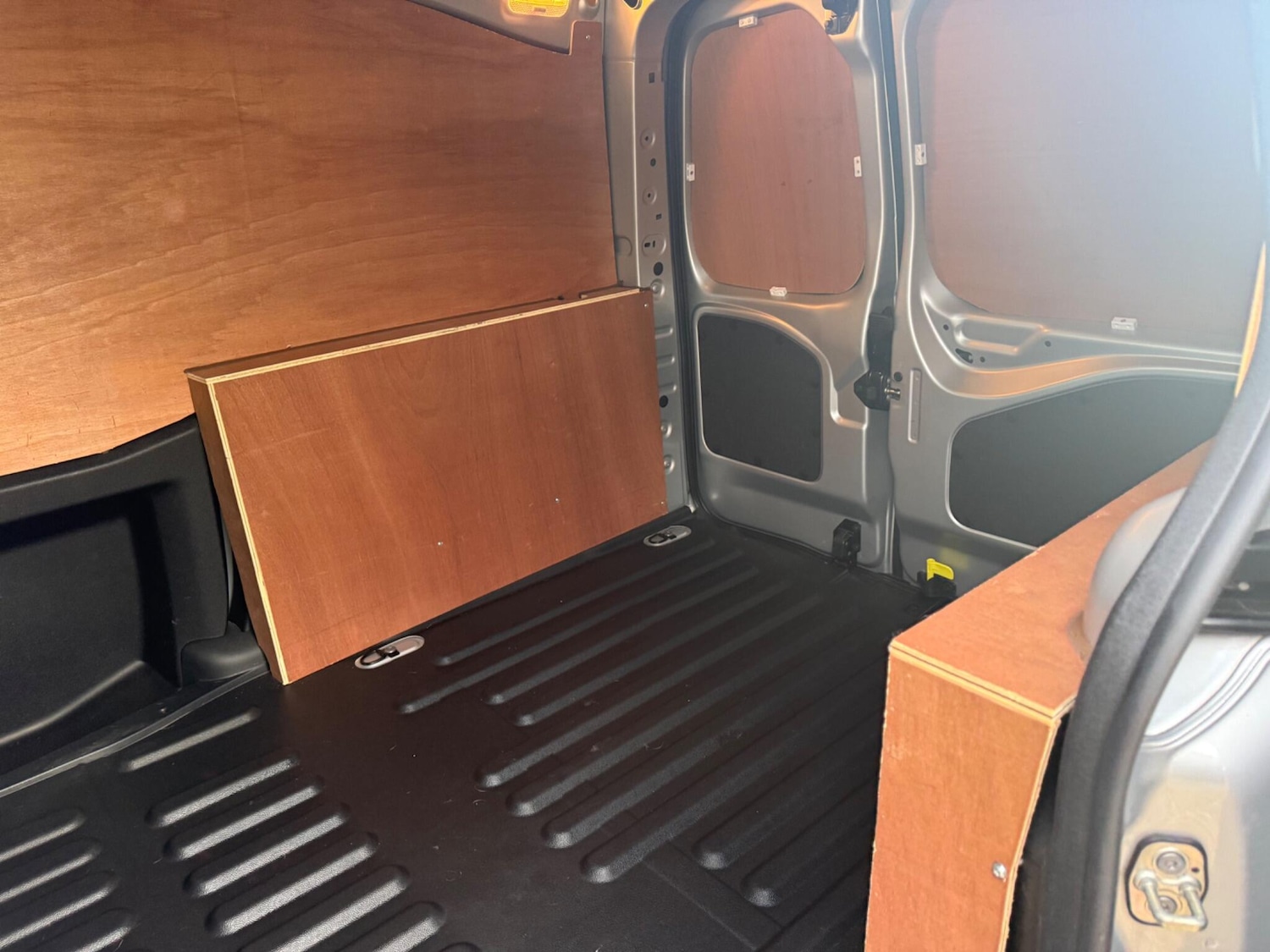 Used Peugeot e-Partner 2020 for sale - 77645988: Photo 18