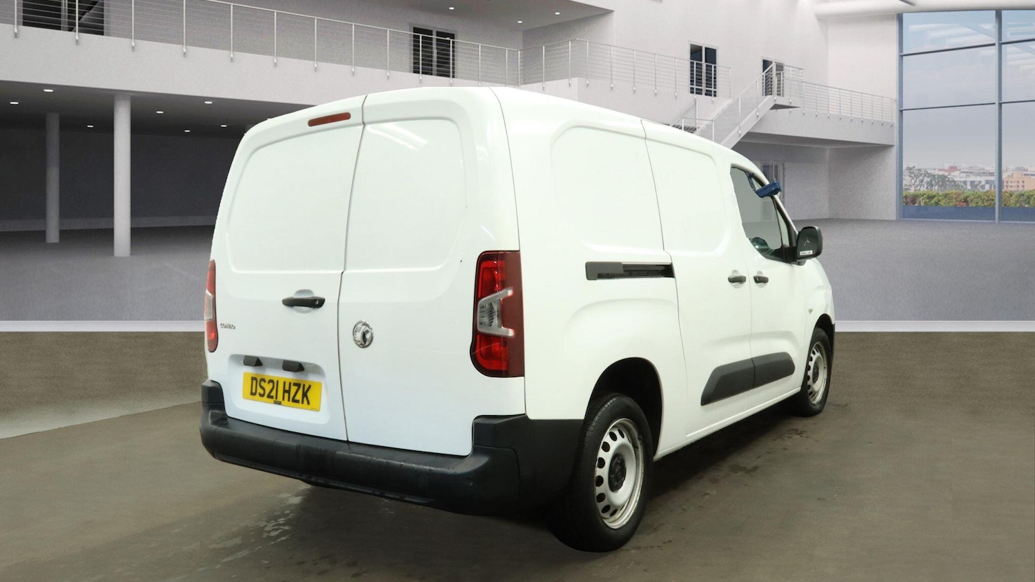 Used Vauxhall Combo 2021 for sale - 76855637: Photo 2