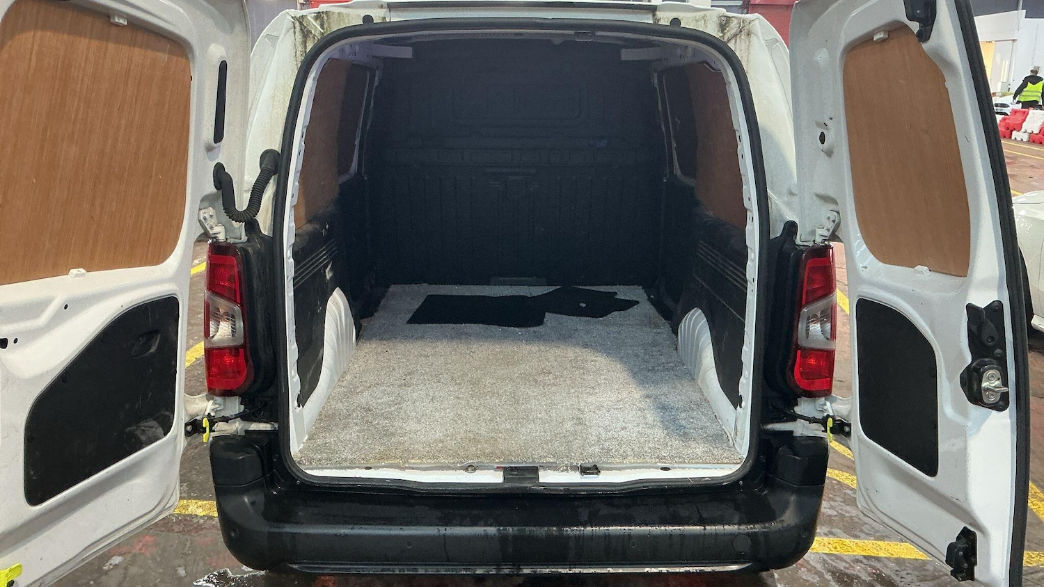 Used Vauxhall Combo 2021 for sale - 76855637: Photo 3