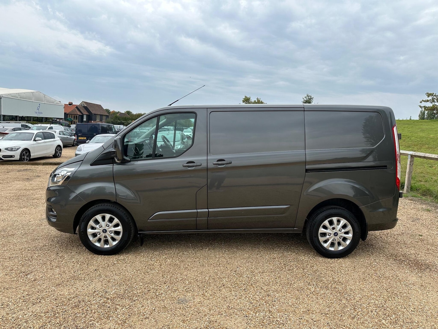 Used Ford Transit Custom 2020 for sale - 76988515: Photo 4