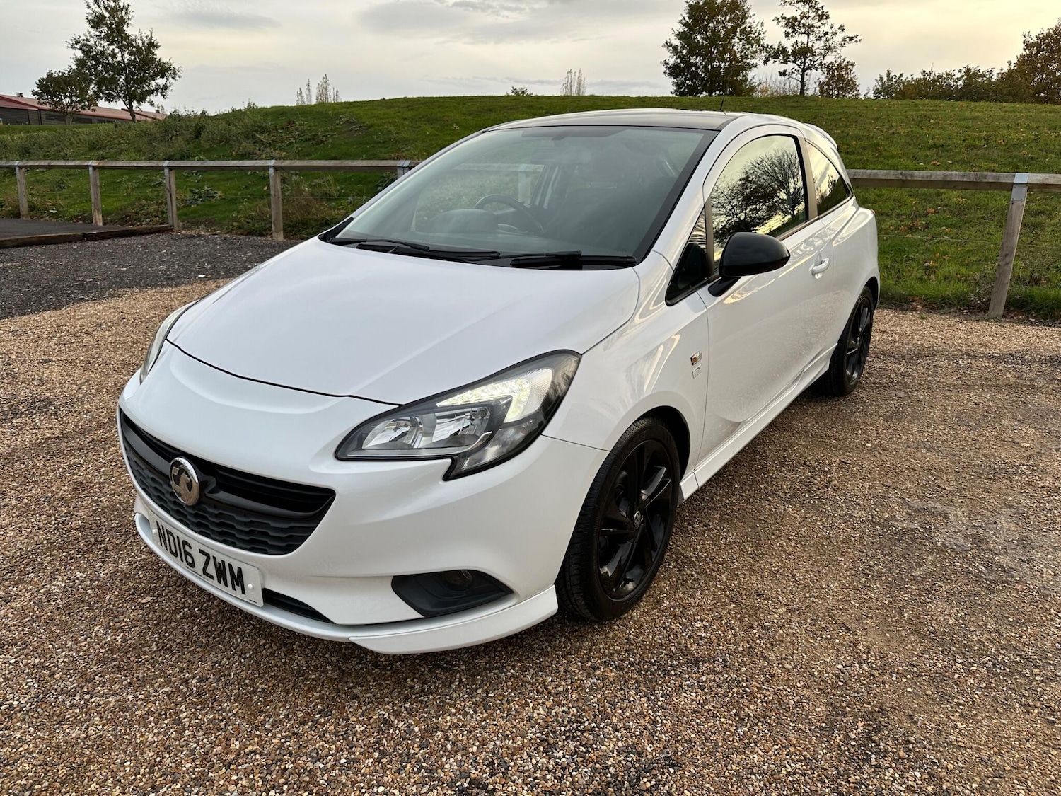 Used Vauxhall Corsa 2016 for sale - 76389098: Photo 3