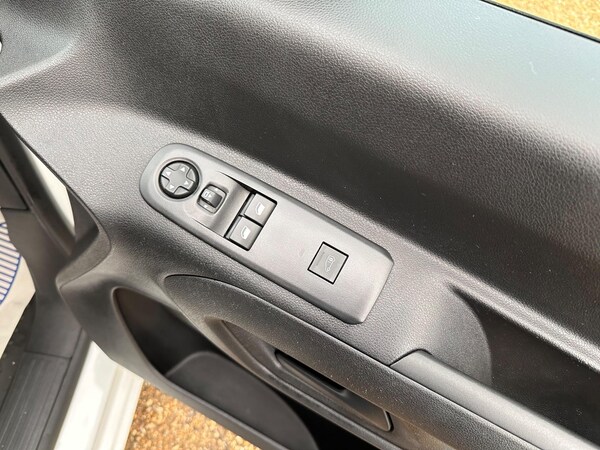 Used Peugeot Partner 2022 for sale - 74679655: Photo 11