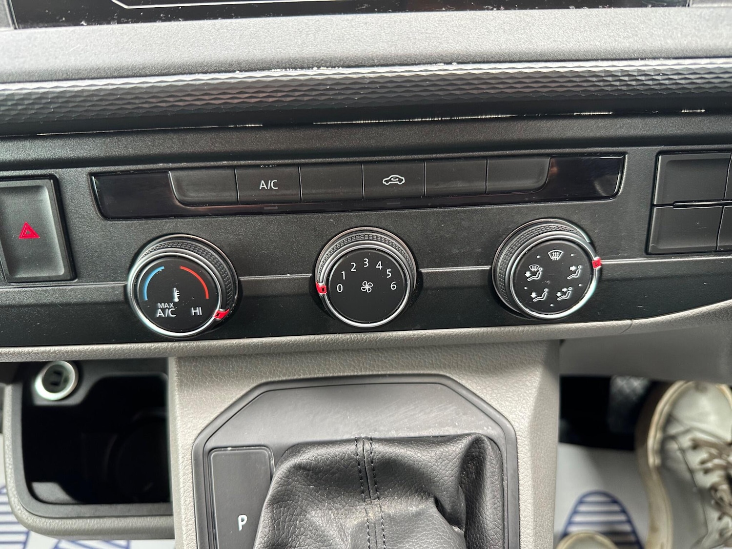 Used Volkswagen Transporter 2024 for sale - 76408701: Photo 15