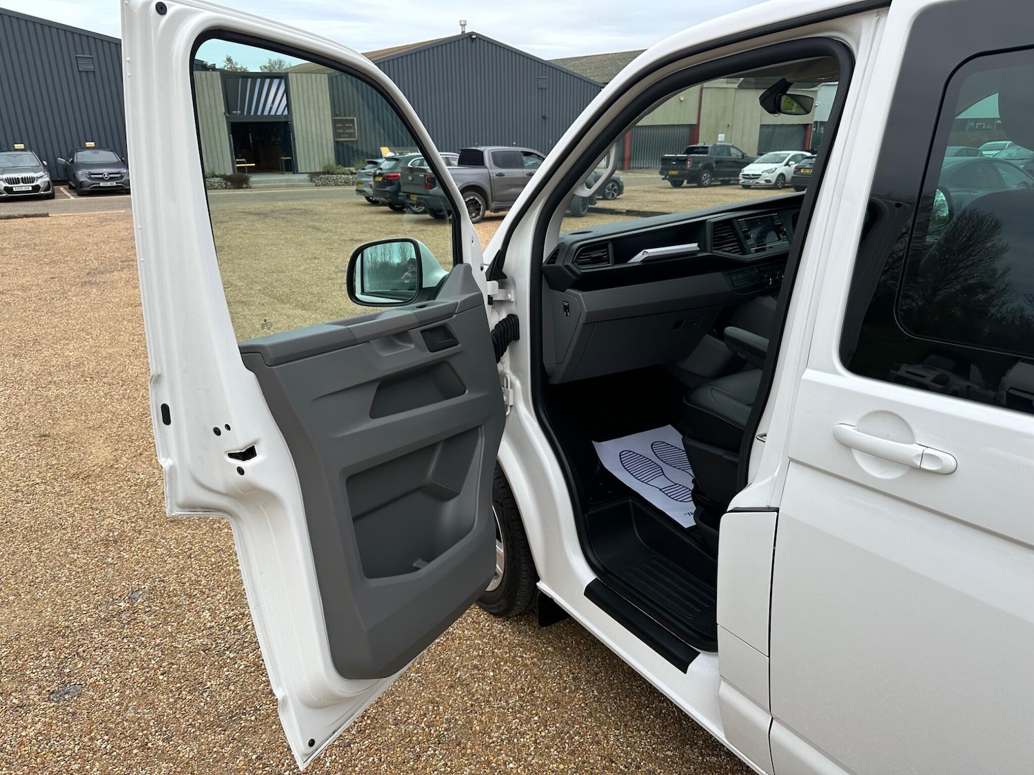 Used Volkswagen Transporter 2024 for sale - 76408701: Photo 23