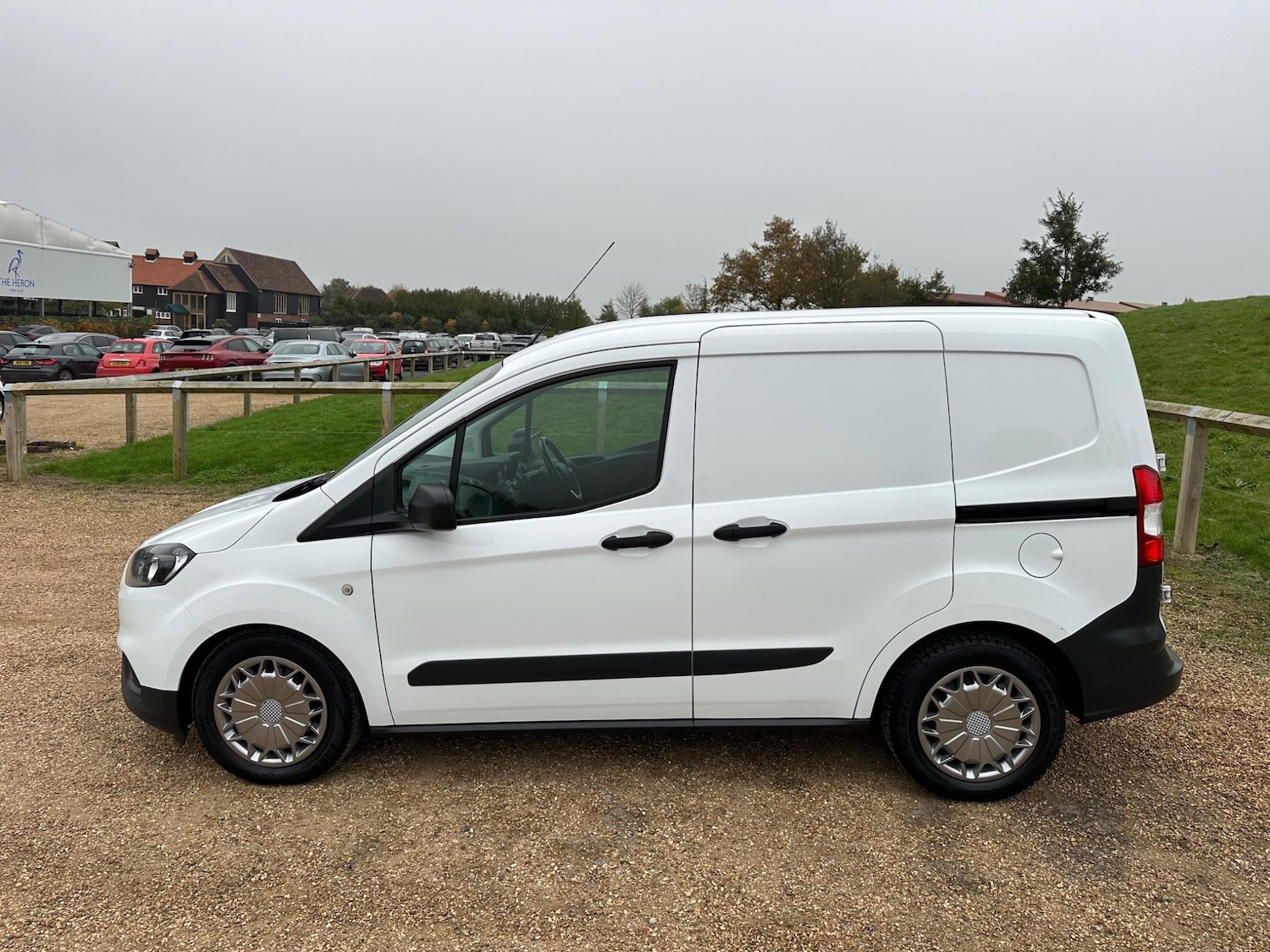 Used Ford Transit Courier 2019 for sale - 77103535: Photo 4