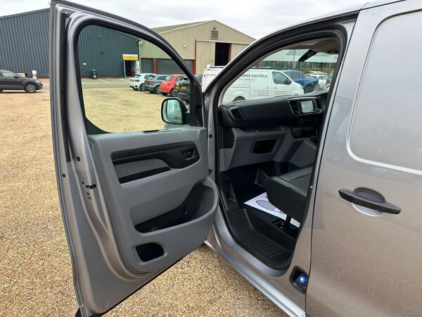 Used Vauxhall Vivaro 2019 for sale - 76123093: Photo 20