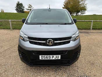 Used Vauxhall Vivaro 2019 for sale - 76123093: Photo 2