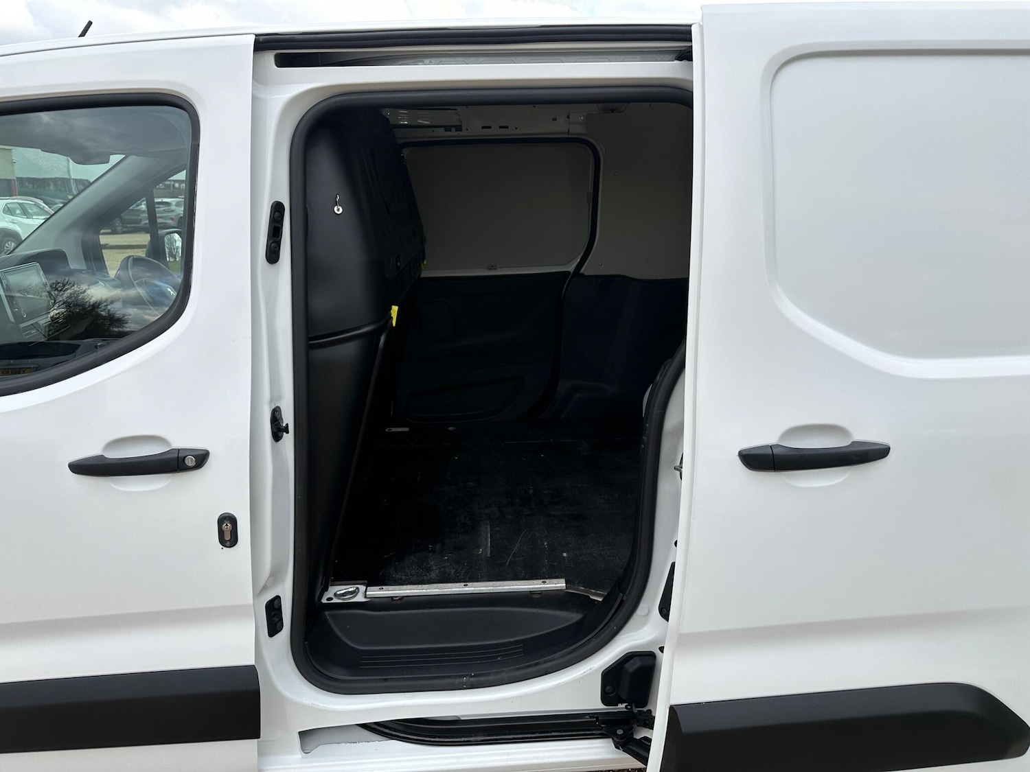 Used Peugeot Partner for sale - 77268088: Photo 5