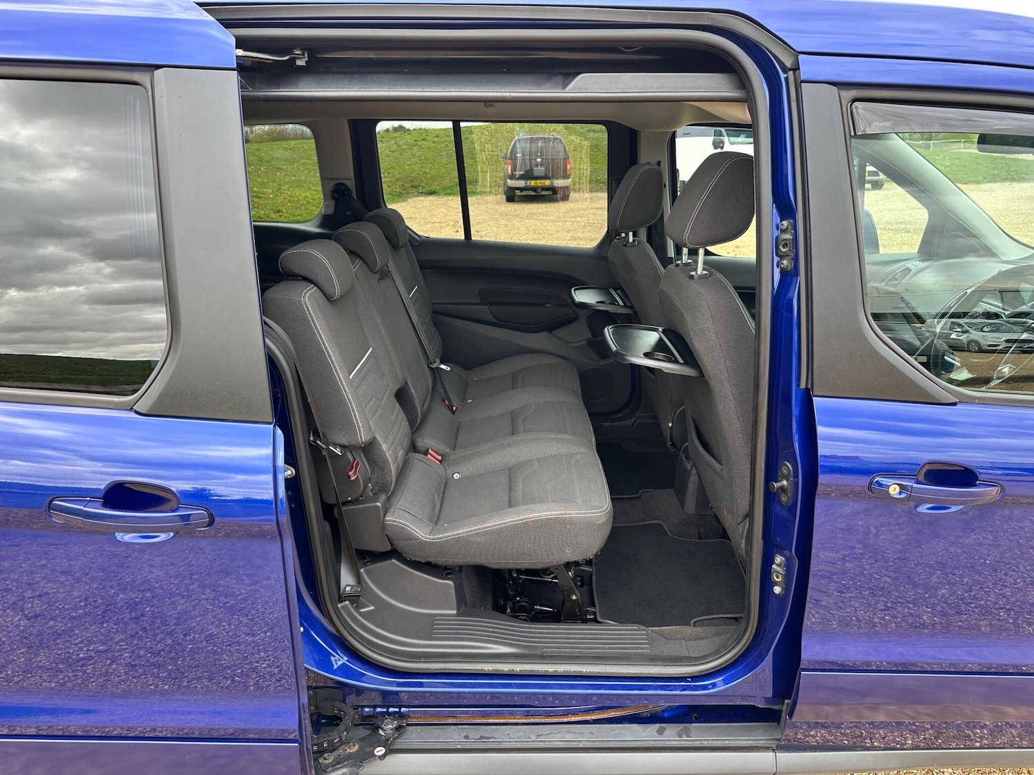 Used Ford Grand Tourneo Connect 2015 for sale - 76389131: Photo 10