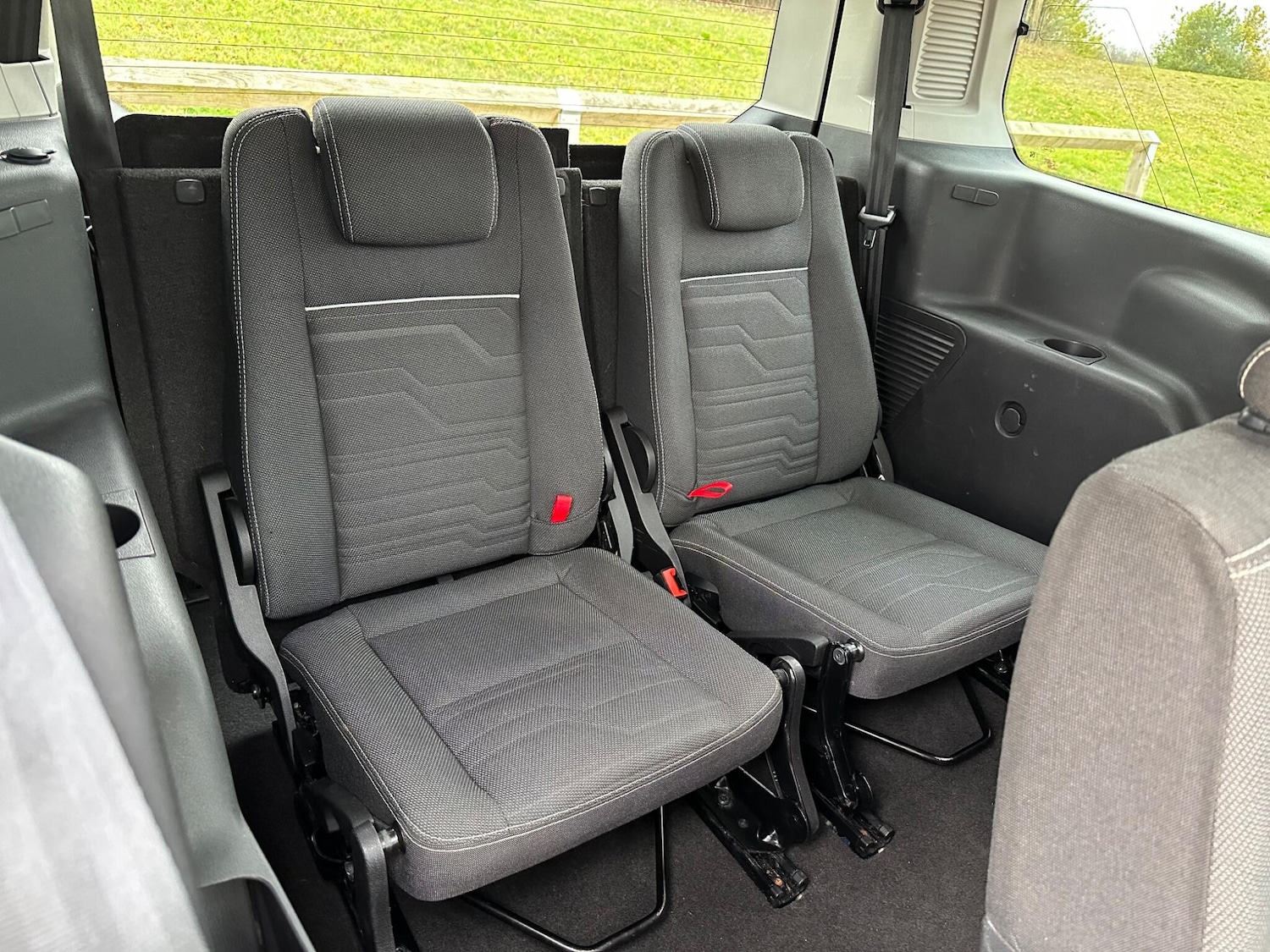 Used Ford Grand Tourneo Connect 2015 for sale - 76389131: Photo 11